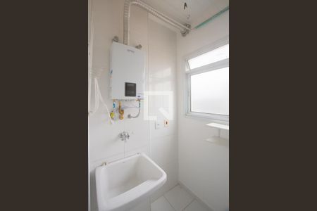 Área de Serviço de apartamento para alugar com 2 quartos, 52m² em Parque Maria Helena, São Paulo