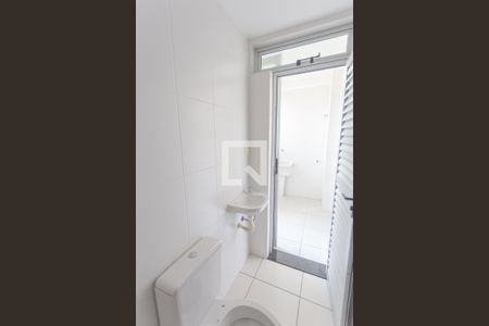 Apartamento para alugar com 280m², 3 quartos e 2 vagas Apartamento para alugar com 280m², 3 quartos e 2 vagasBanheiro de Serviço