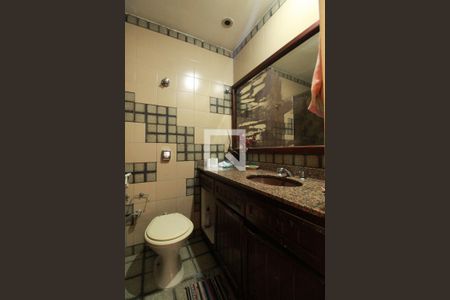 Apartamento à venda com 158m², 4 quartos e 1 vaga Apartamento à venda com 158m², 4 quartos e 1 vagaBanheiro social