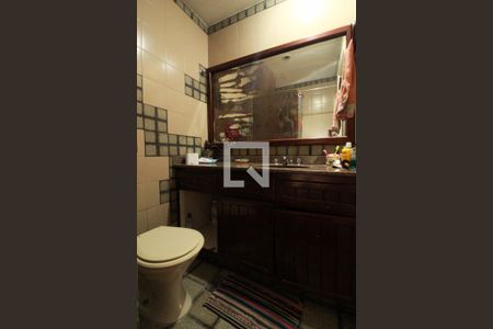 Apartamento à venda com 158m², 4 quartos e 1 vaga Apartamento à venda com 158m², 4 quartos e 1 vagaBanheiro social