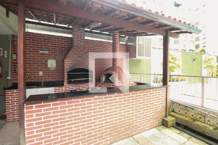 Apartamento à venda com 158m², 4 quartos e 1 vaga Apartamento à venda com 158m², 4 quartos e 1 vagaÁrea comum - churrasqueira