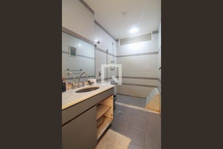 Apartamento à venda com 158m², 4 quartos e 1 vaga Apartamento à venda com 158m², 4 quartos e 1 vagaBanheiro da suíte