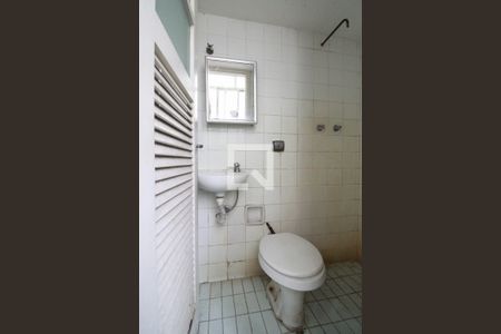 Apartamento à venda com 158m², 4 quartos e 1 vaga Apartamento à venda com 158m², 4 quartos e 1 vagaBanheiro da área de serviço