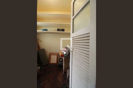 Apartamento à venda com 158m², 4 quartos e 1 vaga Apartamento à venda com 158m², 4 quartos e 1 vagaQuarto 2 da área de serviço