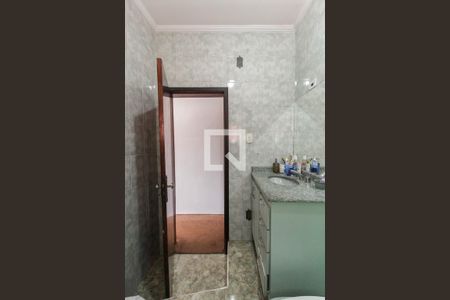 Casa para alugar com 80m², 2 quartos e 2 vagasBanheiro da Suíte