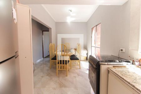 Casa para alugar com 80m², 2 quartos e 2 vagasCozinha