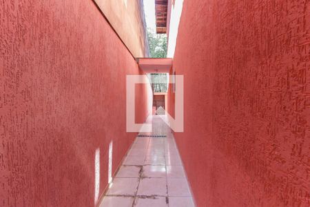 Casa para alugar com 80m², 2 quartos e 2 vagasCorredor Externo