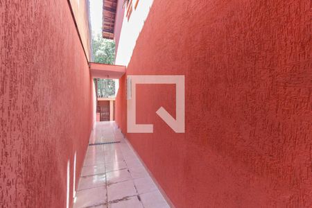 Casa para alugar com 80m², 2 quartos e 2 vagasCorredor Externo