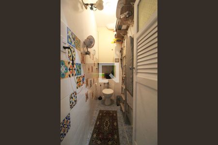 Apartamento à venda com 103m², 3 quartos e sem vaga Apartamento à venda com 103m², 3 quartos e sem vagaBanheiro da Área de serviço