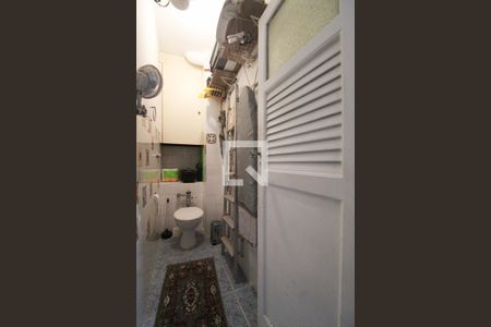 Apartamento à venda com 103m², 3 quartos e sem vaga Apartamento à venda com 103m², 3 quartos e sem vagaBanheiro da Área de serviço