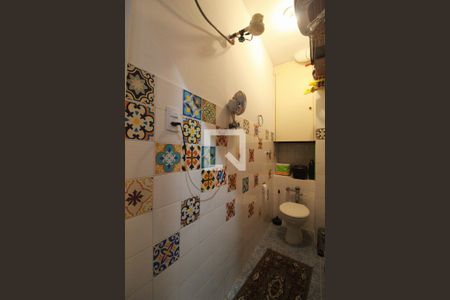 Apartamento à venda com 103m², 3 quartos e sem vaga Apartamento à venda com 103m², 3 quartos e sem vagaBanheiro da Área de serviço