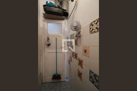 Apartamento à venda com 103m², 3 quartos e sem vaga Apartamento à venda com 103m², 3 quartos e sem vagaBanheiro da Área de serviço