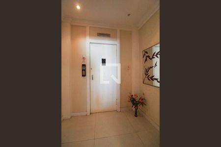 Apartamento à venda com 103m², 3 quartos e sem vaga Apartamento à venda com 103m², 3 quartos e sem vagaSala - hall de entrada do elevador