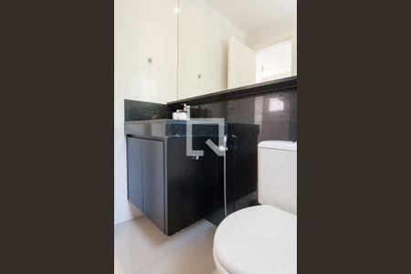 Casa de condomínio à venda com 127m², 3 quartos e 2 vagasBanheiro