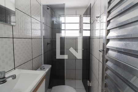 Banheiro de casa de condomínio para alugar com 1 quarto, 39m² em Jardim Gilda Maria, São Paulo