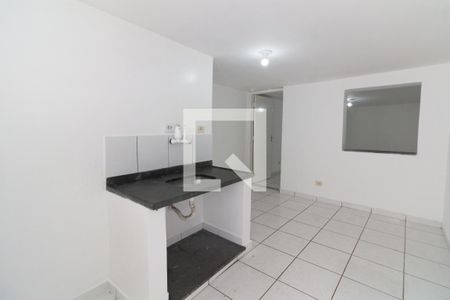 Cozinha de casa de condomínio para alugar com 1 quarto, 39m² em Jardim Gilda Maria, São Paulo