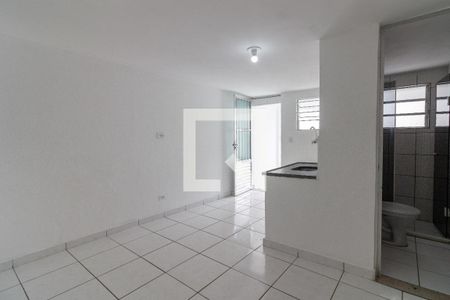 Cozinha de casa de condomínio para alugar com 1 quarto, 39m² em Jardim Gilda Maria, São Paulo