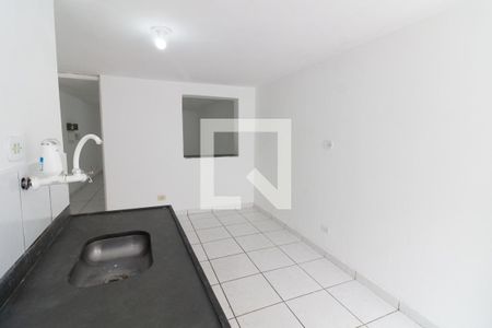 Cozinha de casa de condomínio para alugar com 1 quarto, 39m² em Jardim Gilda Maria, São Paulo