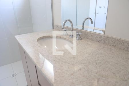Apartamento à venda com 181m², 4 quartos e 3 vagasBanheiro da Suíte 2