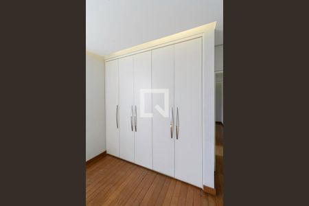 Casa à venda com 364m², 4 quartos e 7 vagasQuarto 1