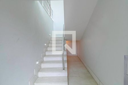 Casa à venda com 364m², 4 quartos e 7 vagasEntrada