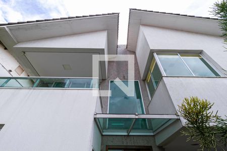 Casa à venda com 364m², 4 quartos e 7 vagasFachada