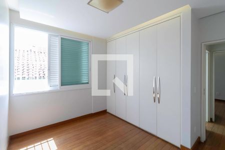 Casa à venda com 364m², 4 quartos e 7 vagasQuarto 1