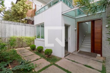 Casa à venda com 364m², 4 quartos e 7 vagasEntrada
