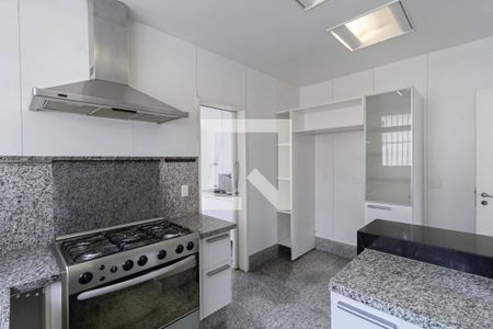 Casa à venda com 364m², 4 quartos e 7 vagasCozinha