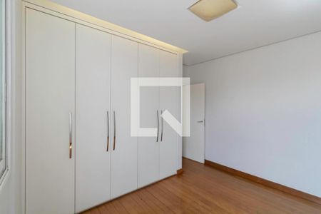 Casa à venda com 364m², 4 quartos e 7 vagasQuarto 1