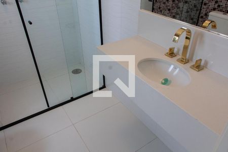 Casa de condomínio à venda com 520m², 4 quartos e 6 vagasBanheiro da Suíte 2