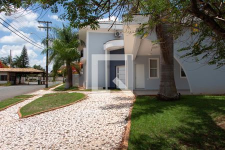 Casa de condomínio à venda com 520m², 4 quartos e 6 vagasFachada