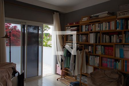 Casa de condomínio à venda com 520m², 4 quartos e 6 vagasSuíte 4