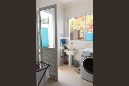 Casa de condomínio à venda com 520m², 4 quartos e 6 vagasÁrea de Serviço