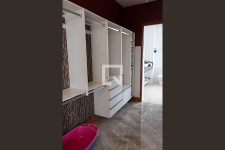 Casa de condomínio à venda com 520m², 4 quartos e 6 vagasCloset da Suíte 3