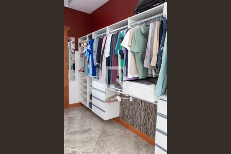 Casa de condomínio à venda com 520m², 4 quartos e 6 vagasCloset da Suíte 3