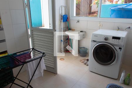 Casa de condomínio à venda com 520m², 4 quartos e 6 vagasÁrea de Serviço