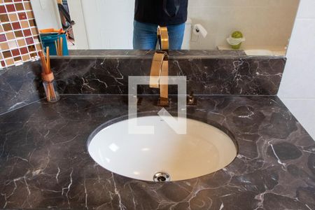 Casa de condomínio à venda com 520m², 4 quartos e 6 vagasBanheiro da Suíte 4