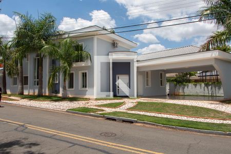 Casa de condomínio à venda com 520m², 4 quartos e 6 vagasFachada