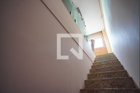 Apartamento à venda com 183m², 3 quartos e sem vagaEscada - Segundo Andar