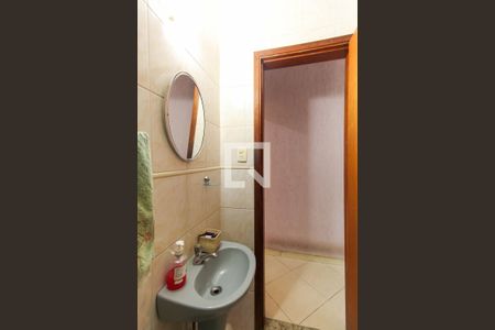 Casa à venda com 261m², 3 quartos e 4 vagas Casa à venda com 261m², 3 quartos e 4 vagasLavabo