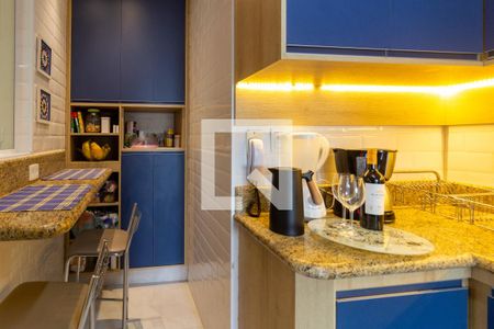 Apartamento à venda com 167m², 3 quartos e 2 vagas Apartamento à venda com 167m², 3 quartos e 2 vagasCozinha