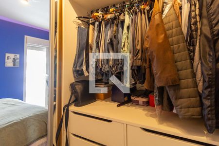 Apartamento à venda com 167m², 3 quartos e 2 vagas Apartamento à venda com 167m², 3 quartos e 2 vagasCloset da suíte