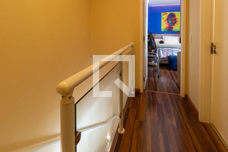 Apartamento à venda com 167m², 3 quartos e 2 vagas Apartamento à venda com 167m², 3 quartos e 2 vagasCorredor do Andar Superior