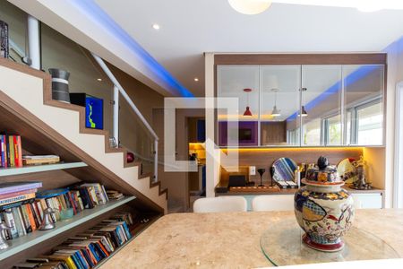 Apartamento à venda com 167m², 3 quartos e 2 vagas Apartamento à venda com 167m², 3 quartos e 2 vagasDetalhe Sala