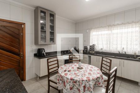 Casa à venda com 183m², 3 quartos e 3 vagasCozinha