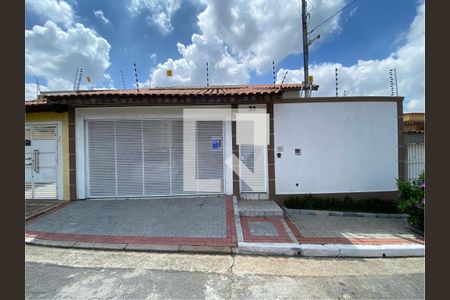 Casa à venda com 183m², 3 quartos e 3 vagasFachada
