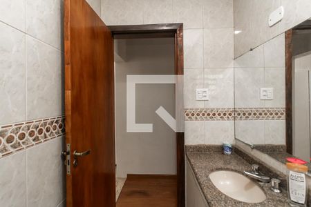 Casa à venda com 183m², 3 quartos e 3 vagasBanheiro Social