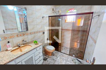 Casa à venda com 310m², 4 quartos e 2 vagasBanheiro