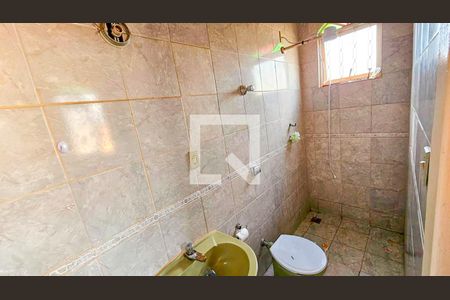 Casa à venda com 310m², 4 quartos e 2 vagasBanheiro